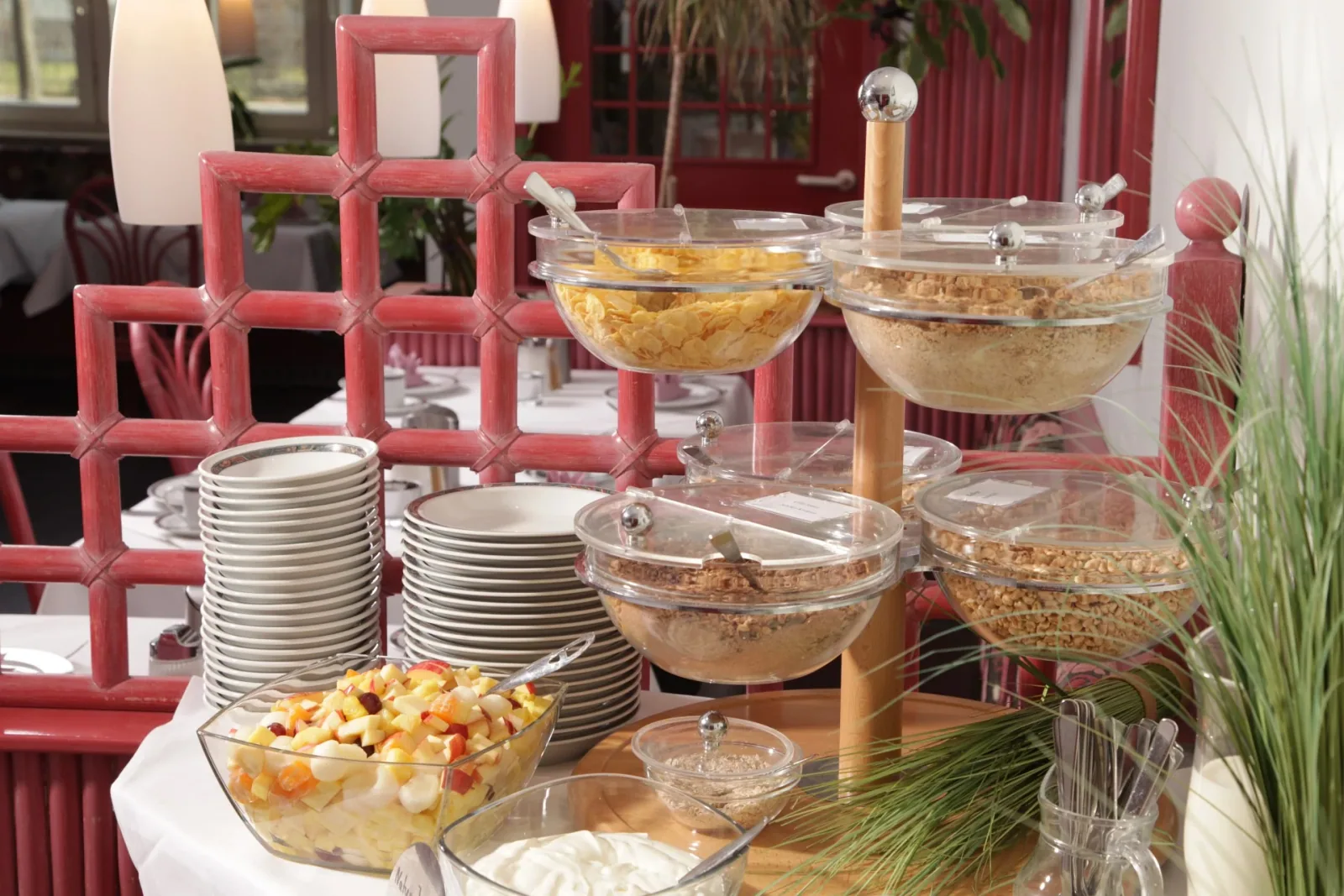 Müsli, Joghurt und Obstsalat am Frühstücksbuffet im Art-Hotel Erlangen